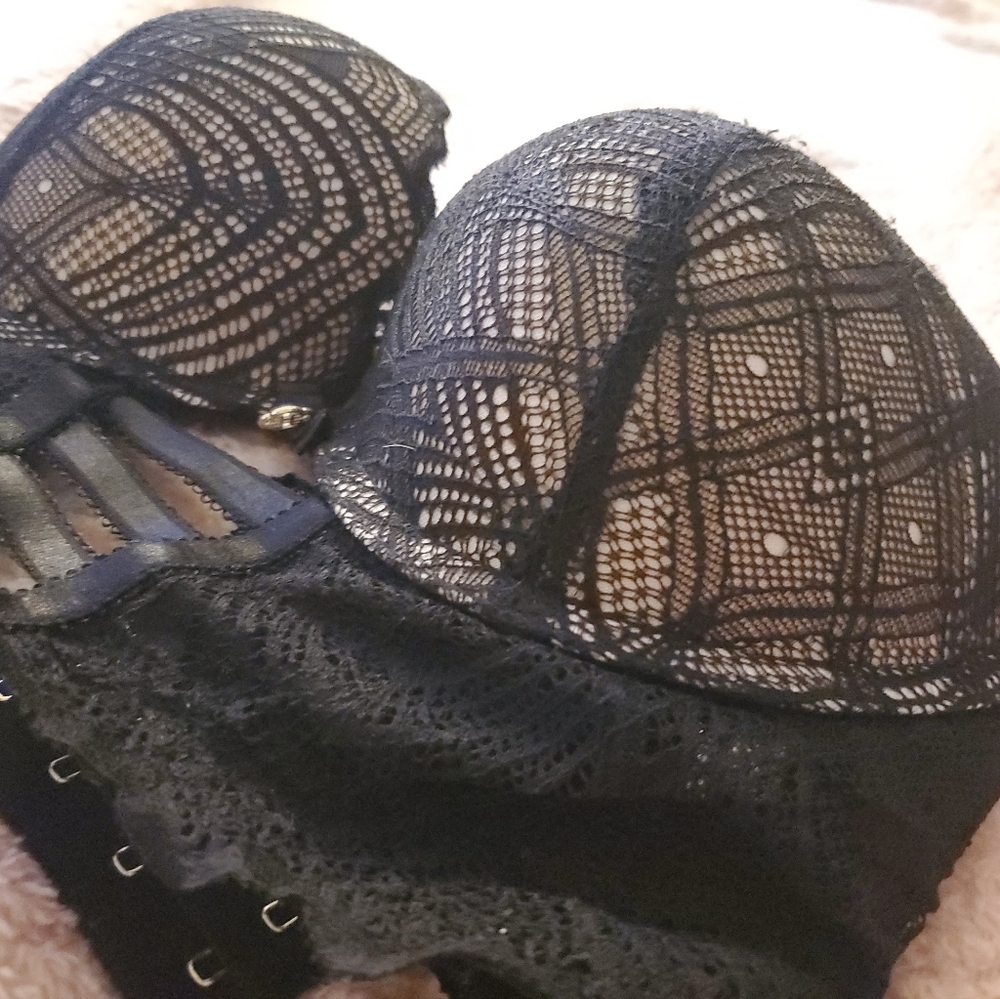 Daisy Fuentes 34b lace corset bra